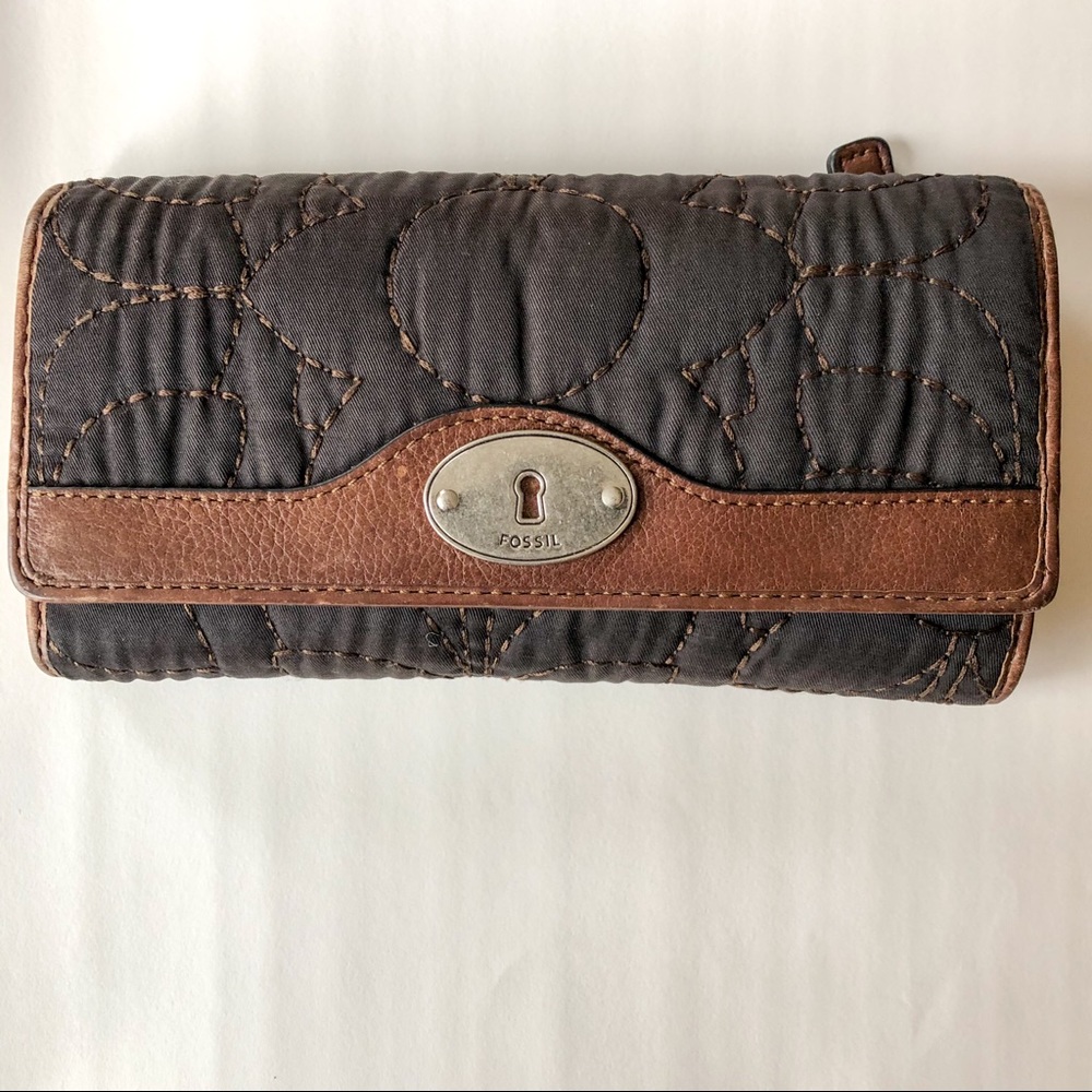 ❌ S O L D ❌Fossil- Black Quilted Key-Per Wallet
